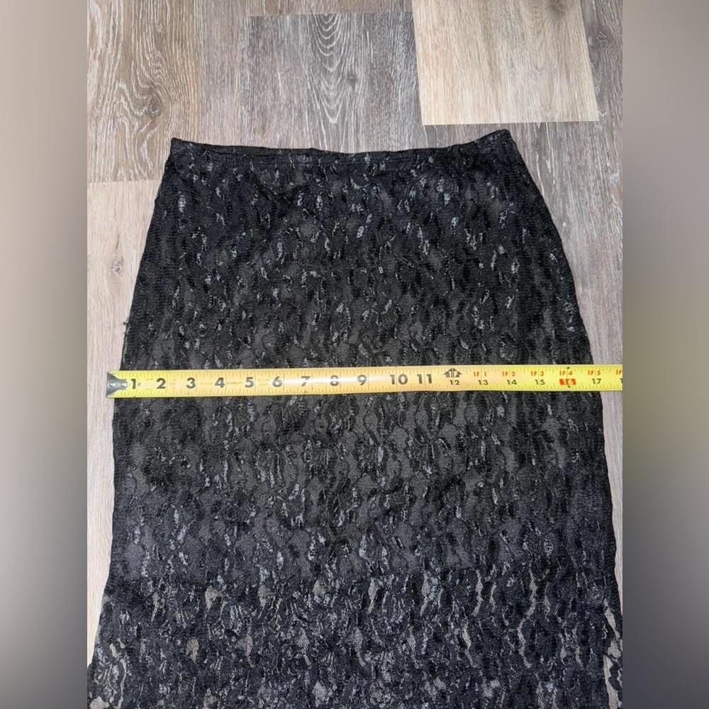 Chesley Vintage Black floral lace midi skirt - Size Medium - Picture 7 of 7